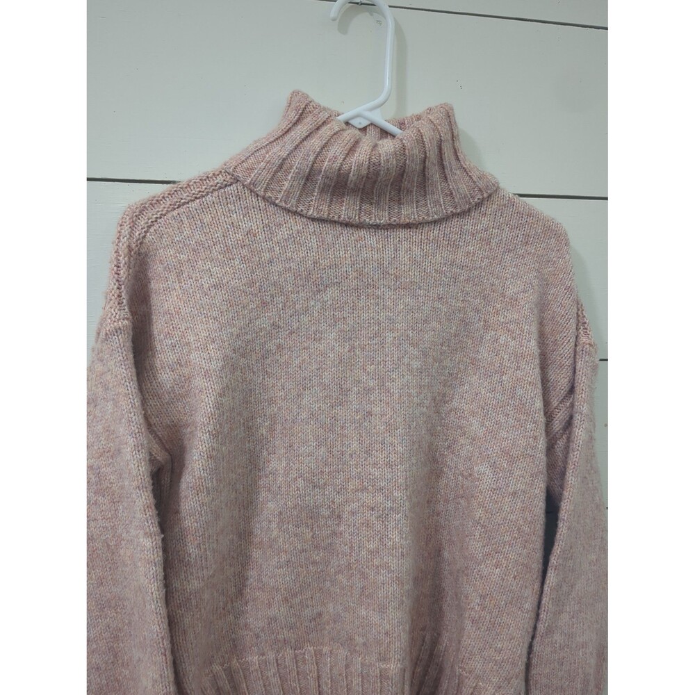 Industry pink turtleneck sweater medium coastal fall winter boho cottage